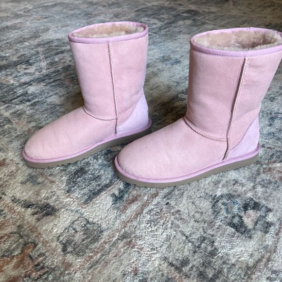 Women's Pink UGG Boots Classic Short Suede Very RARE Color - Picture 16 of 16